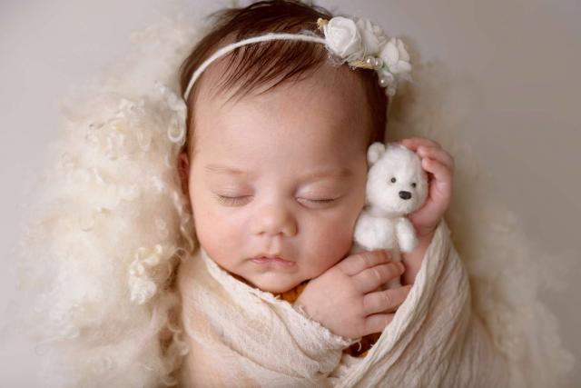 Newborn photo shoot in Berlin with toy bear